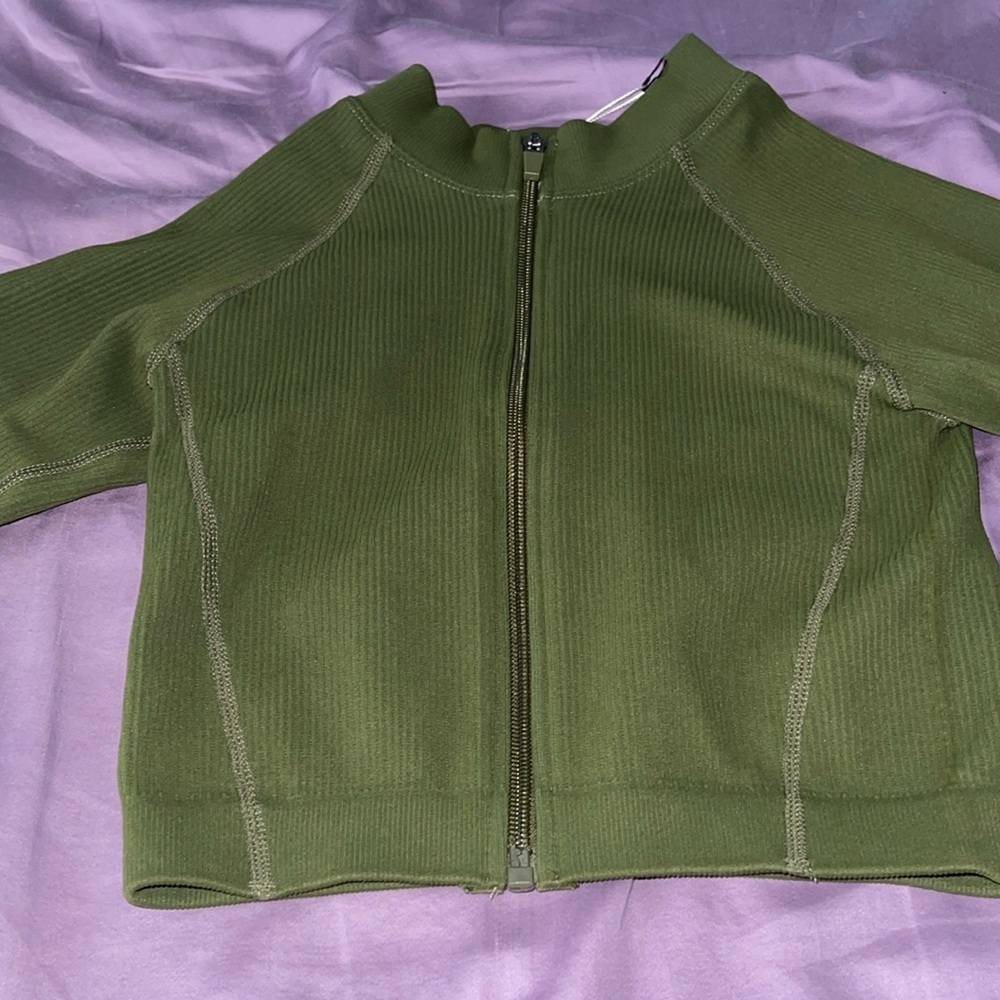 Indonesia Long Sleeve Crop Top